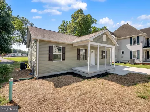 Exterior - 107 Broad St, Hurlock, MD 21643 photo 4 of 4