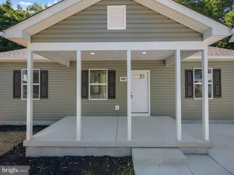 Exterior - 107 Broad St, Hurlock, MD 21643 photo 2 of 4