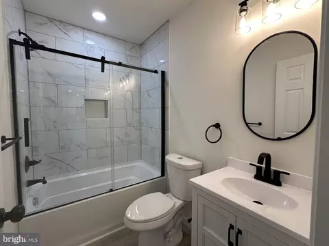 Bath - 107 Broad St, Hurlock, MD 21643 photo 2 of 2
