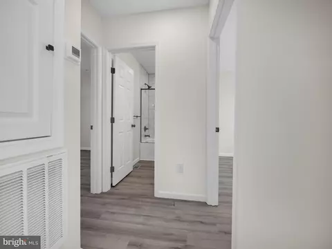 Entry Way - 107 Broad St, Hurlock, MD 21643 photo 4 of 4