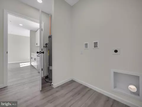 Entry Way - 107 Broad St, Hurlock, MD 21643 photo 3 of 4