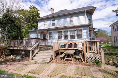 Exterior - 404 Academy St, Hurlock, MD 21643 photo 6 of 14