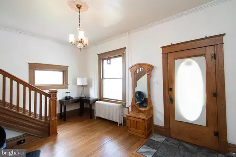 Entry Way - 404 Academy St, Hurlock, MD 21643 photo 1 of 5