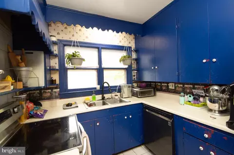 Kitchen - 404 Academy St, Hurlock, MD 21643 photo 2 of 4
