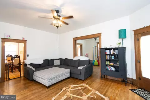 Living - 404 Academy St, Hurlock, MD 21643 photo 3 of 7