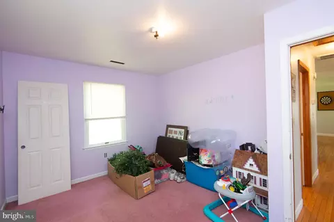 Bedroom - 6422 Suicide Bridge Rd, Hurlock, MD 21643 photo 5 of 6