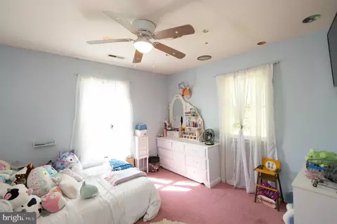 Bedroom - 6422 Suicide Bridge Rd, Hurlock, MD 21643 photo 3 of 6