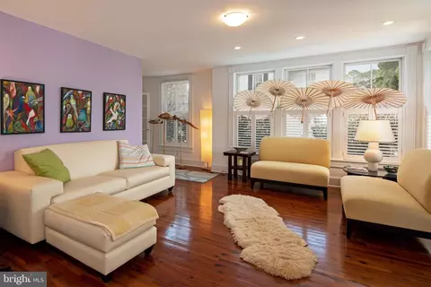 9 W End Ave, Cambridge, MD 21613