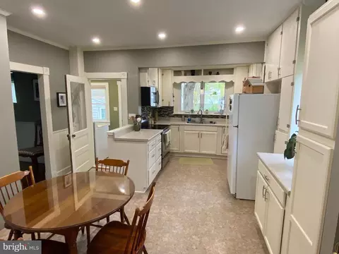 Kitchen - 406 Robbins St, Cambridge, MD 21613 photo 1 of 4