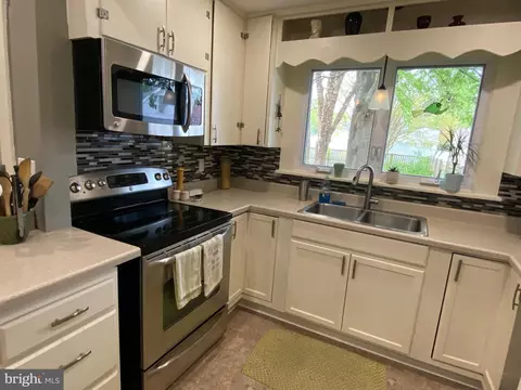 Kitchen - 406 Robbins St, Cambridge, MD 21613 photo 4 of 4