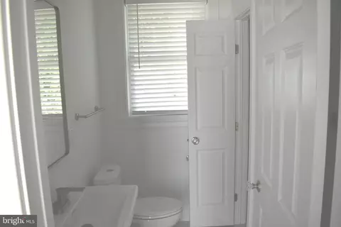 Bath - 121 Choptank Ave, Cambridge, MD 21613 photo 1 of 3