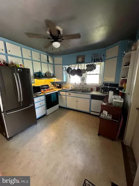 315 S Main St, Hurlock, MD 21643 photo 4