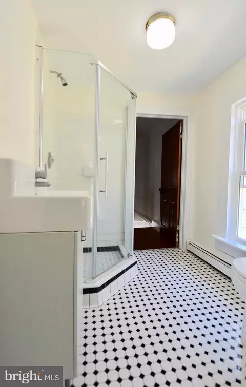 Bath - 112 Willis St, Cambridge, MD 21613 photo 3 of 3