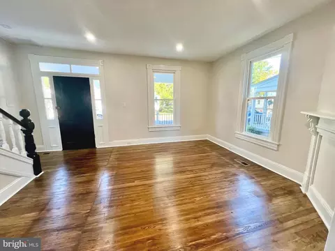 Living - 204 Choptank Ave, Cambridge, MD 21613 photo 4 of 8