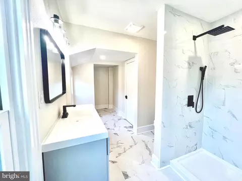 Bath - 204 Choptank Ave, Cambridge, MD 21613 photo 4 of 5