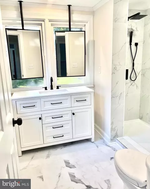 Bath - 204 Choptank Ave, Cambridge, MD 21613 photo 1 of 5