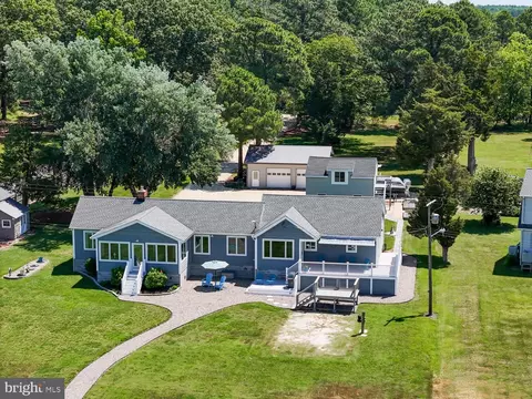 6104 Twin Point Cove Rd, Cambridge, MD 21613