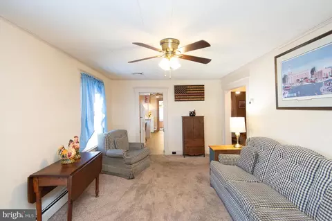 Living - 202 Rambler Rd, Cambridge, MD 21613 photo 2 of 3