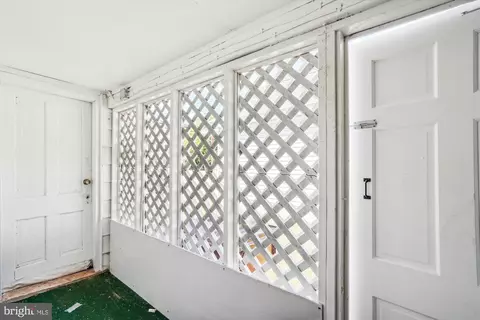 Exterior - 608 High St, Cambridge, MD 21613 photo 3 of 10