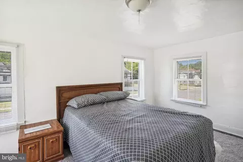 Bedroom - 608 High St, Cambridge, MD 21613 photo 1 of 4