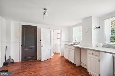 Entry Way - 608 High St, Cambridge, MD 21613 photo 5 of 6