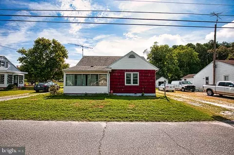 107 Academy St, Secretary, MD 21664