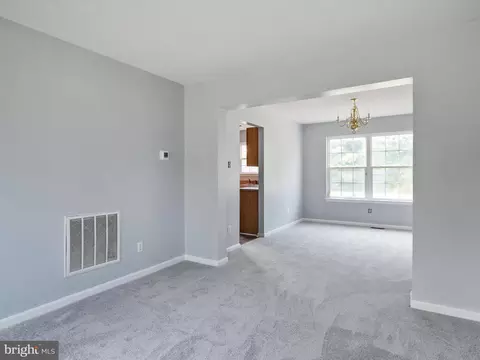 Living - 1002 Miles Ave, Cambridge, MD 21613 photo 3 of 6