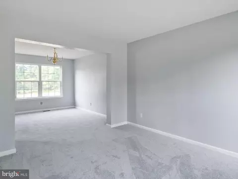 Living - 1002 Miles Ave, Cambridge, MD 21613 photo 4 of 6