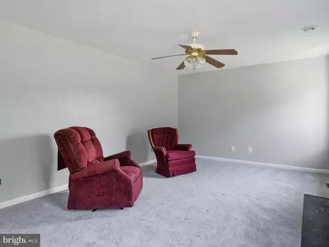Living - 1002 Miles Ave, Cambridge, MD 21613 photo 5 of 6