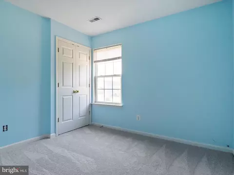 Bedroom - 1002 Miles Ave, Cambridge, MD 21613 photo 3 of 7