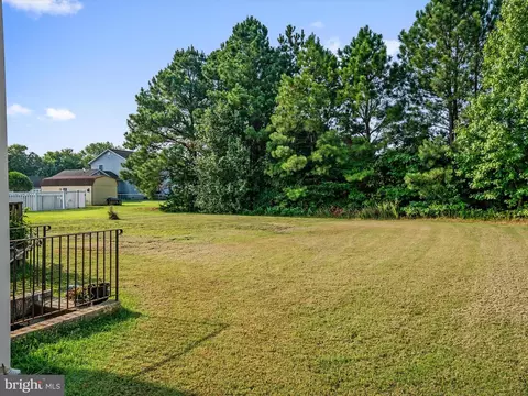 Exterior - 1002 Miles Ave, Cambridge, MD 21613 photo 5 of 7