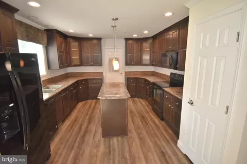 Entry Way - 6935 Hynson Rd, Hurlock, MD 21643 photo 1 of 1