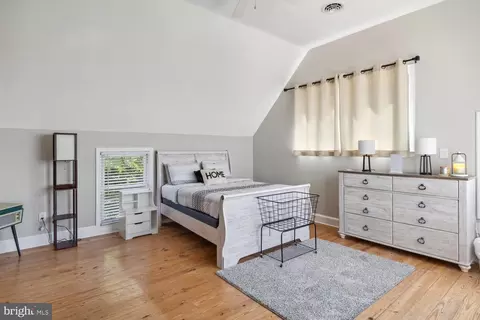 Bedroom - 5476 Ragged Point Rd, Cambridge, MD 21613 photo 6 of 8