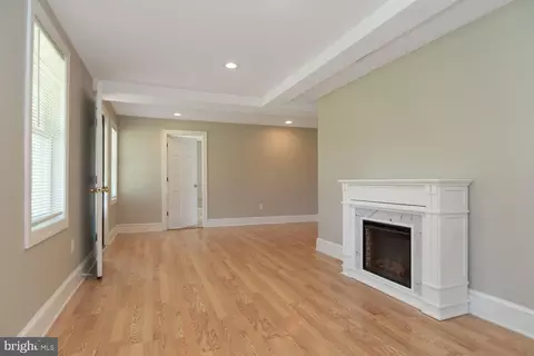 Living - 5476 Ragged Point Rd, Cambridge, MD 21613 photo 3 of 5