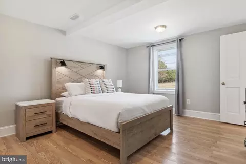 Bedroom - 5476 Ragged Point Rd, Cambridge, MD 21613 photo 2 of 8