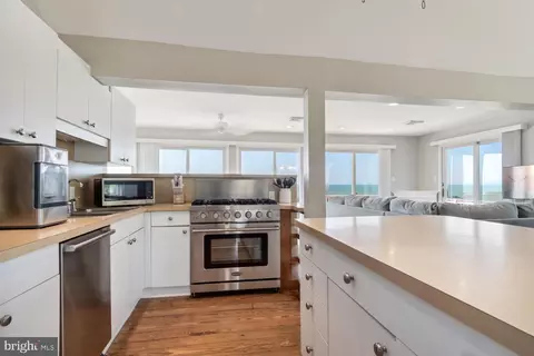 Kitchen - 5476 Ragged Point Rd, Cambridge, MD 21613 photo 2 of 2