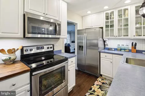 Kitchen - 1705 Hambrooks Blvd, Cambridge, MD 21613 photo 2 of 3
