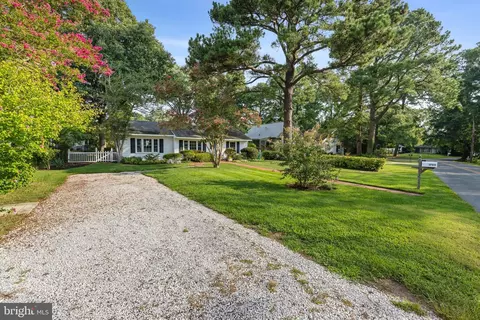 Exterior - 1705 Hambrooks Blvd, Cambridge, MD 21613 photo 2 of 17