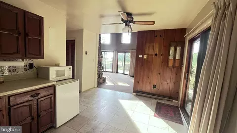 Entry Way - 1716 Hudson Rd, Cambridge, MD 21613 photo 5 of 11