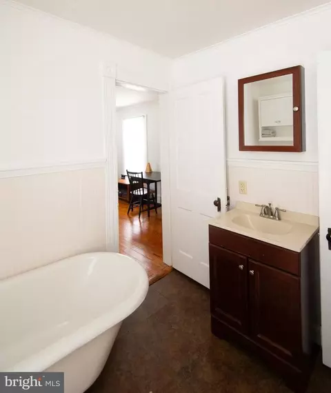 Bath - 104 Choptank Ave, Cambridge, MD 21613 photo 3 of 4