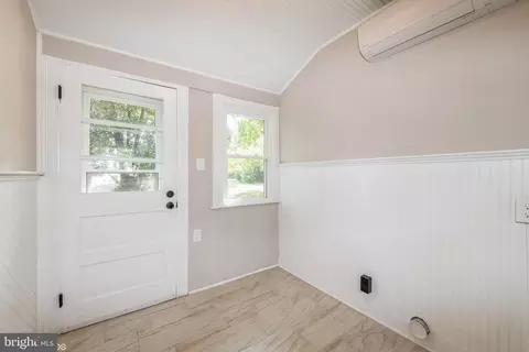 Entry Way - 308 S Main St, Hurlock, MD 21643 photo 2 of 3
