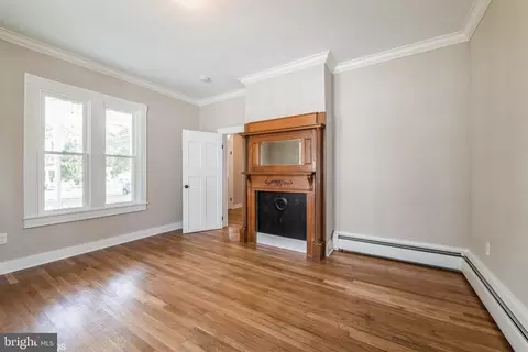 Living - 308 S Main St, Hurlock, MD 21643 photo 5 of 6