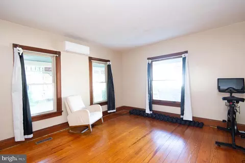 217 S Main St, Hurlock, MD 21643 photo 8