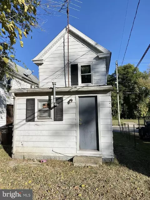 913 Pine St, Cambridge, MD 21613 photo 3
