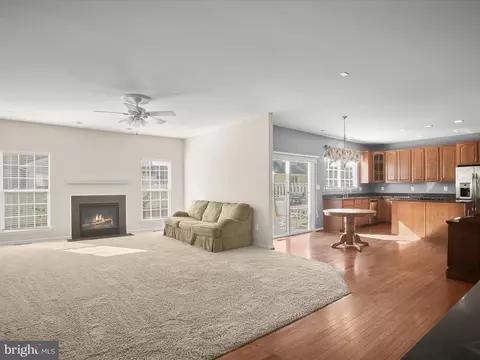 Living - 400 Caribbean Ave, Cambridge, MD 21613 photo 2 of 6