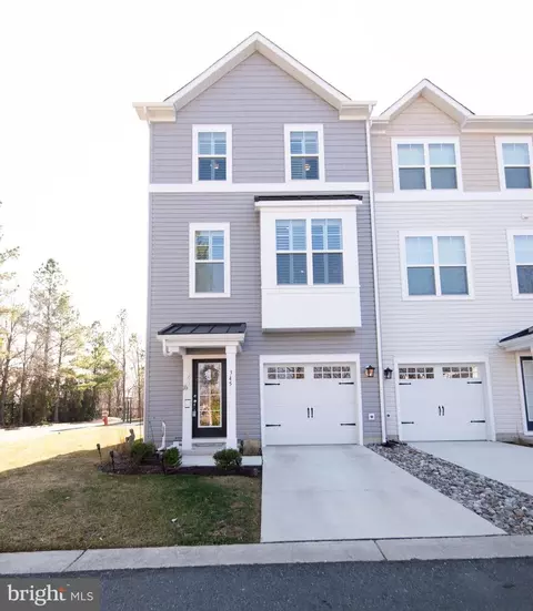 345 Shipyard Dr, Cambridge, MD 21613