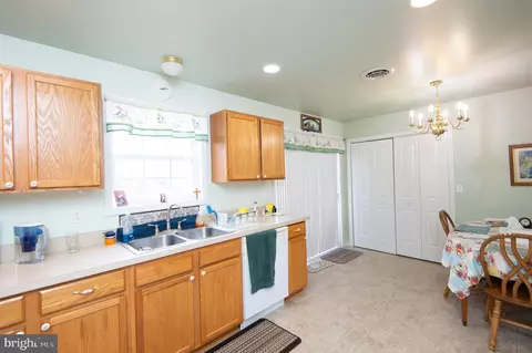Kitchen - 118 Jackson St, Hurlock, MD 21643 photo 3 of 3