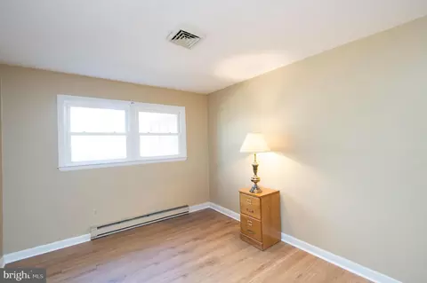 Bedroom - 5546 Bonnie Brook Rd, Cambridge, MD 21613 photo 1 of 9