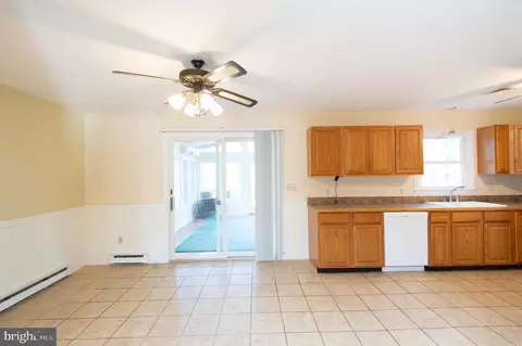 Entry Way - 5546 Bonnie Brook Rd, Cambridge, MD 21613 photo 4 of 9