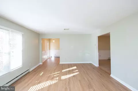 Living - 5546 Bonnie Brook Rd, Cambridge, MD 21613 photo 5 of 6